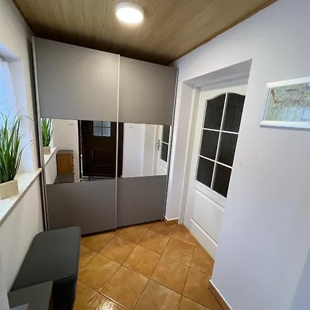 Essa - 1 Apartment